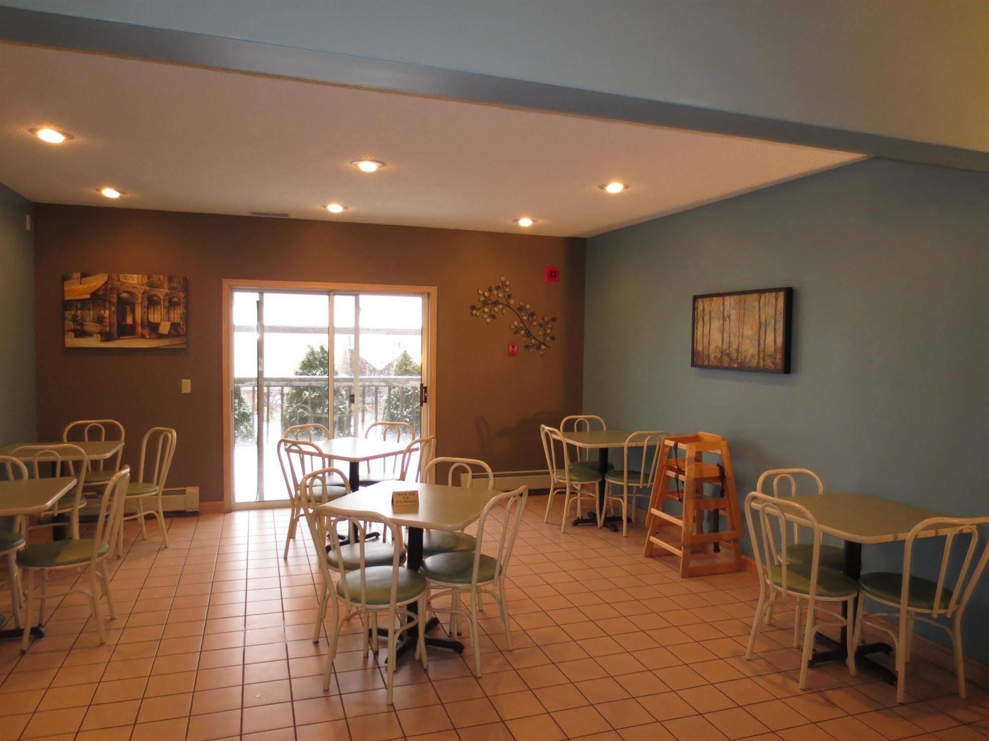 Boarders Inn & Suites By Cobblestone Hotels Superior Luaran gambar