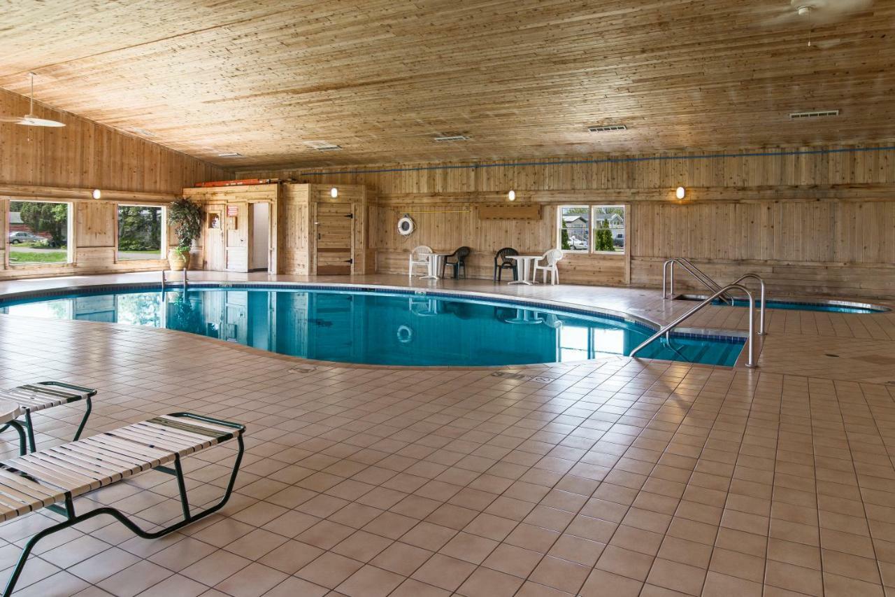 Boarders Inn & Suites By Cobblestone Hotels Superior Luaran gambar