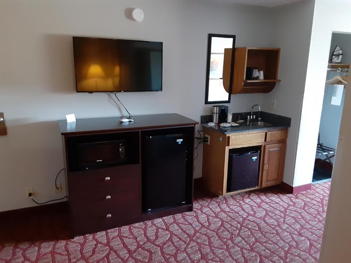 Boarders Inn & Suites By Cobblestone Hotels Superior Luaran gambar