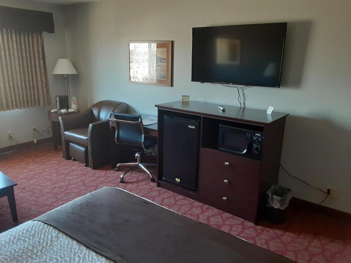 Boarders Inn & Suites By Cobblestone Hotels Superior Luaran gambar